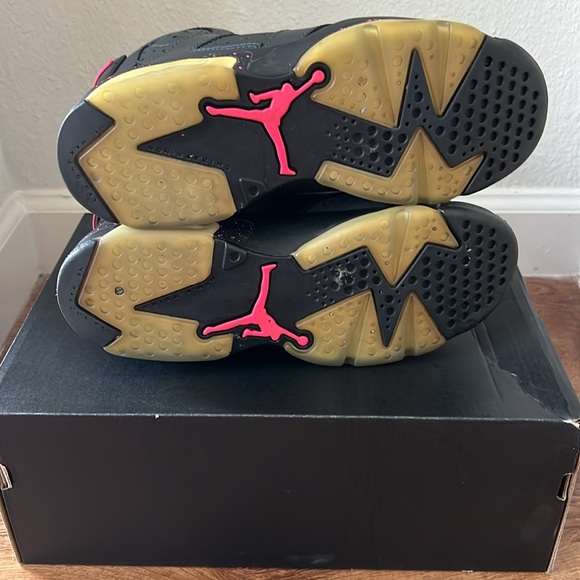 Jordan 6 - Picture 6 of 6